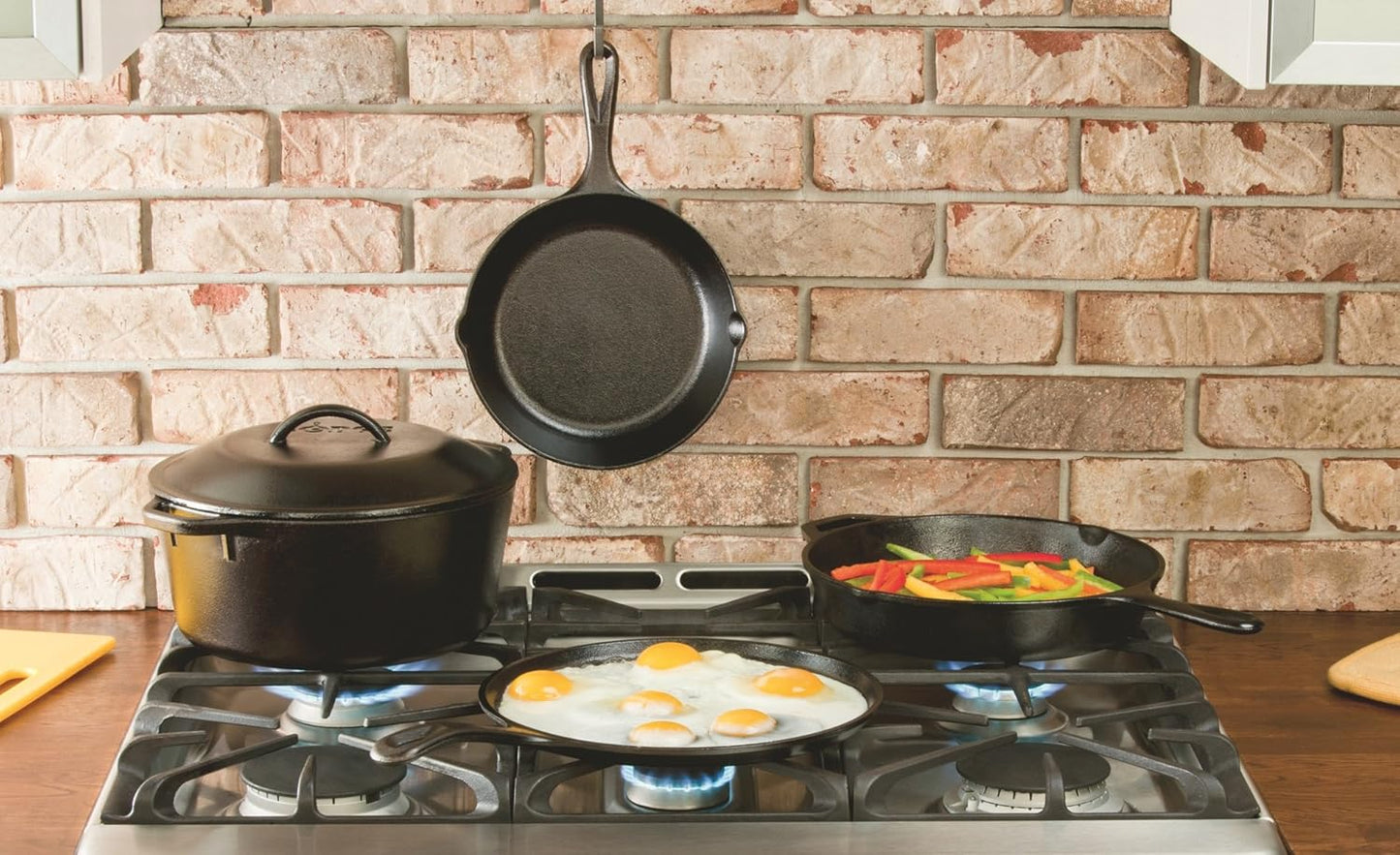 Lodge 5 Quart Pre-Seasoned Cast Iron Dutch Oven with Lid - Wire Bail Handle for Easy Transfer from Cooking Surface to Table - Use in the Oven, on the Stove, on the Grill or over the Campfire - Black