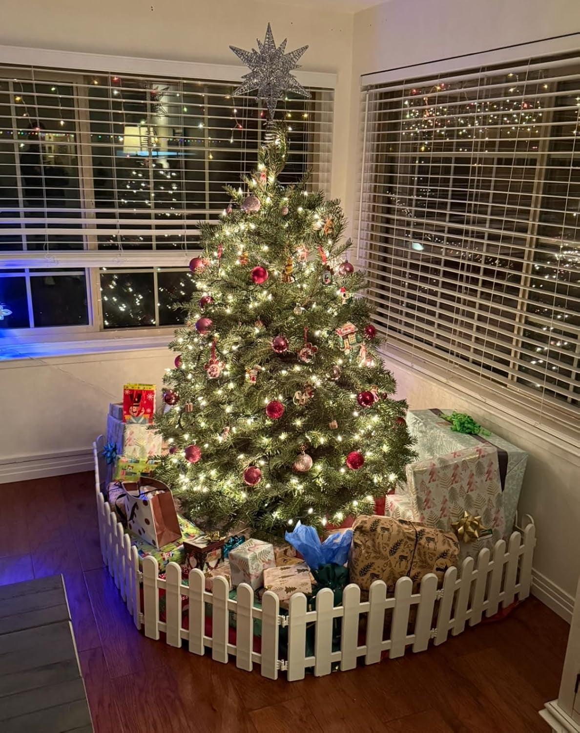 4 Pcs 11.8X19.7Inch White Plastic Picket Fence Christmas Xmas Tree Wedding Party Decoration Indoor Garden Border and Dog Cat Christmas Tree Protector (78.7 Inch in Total)