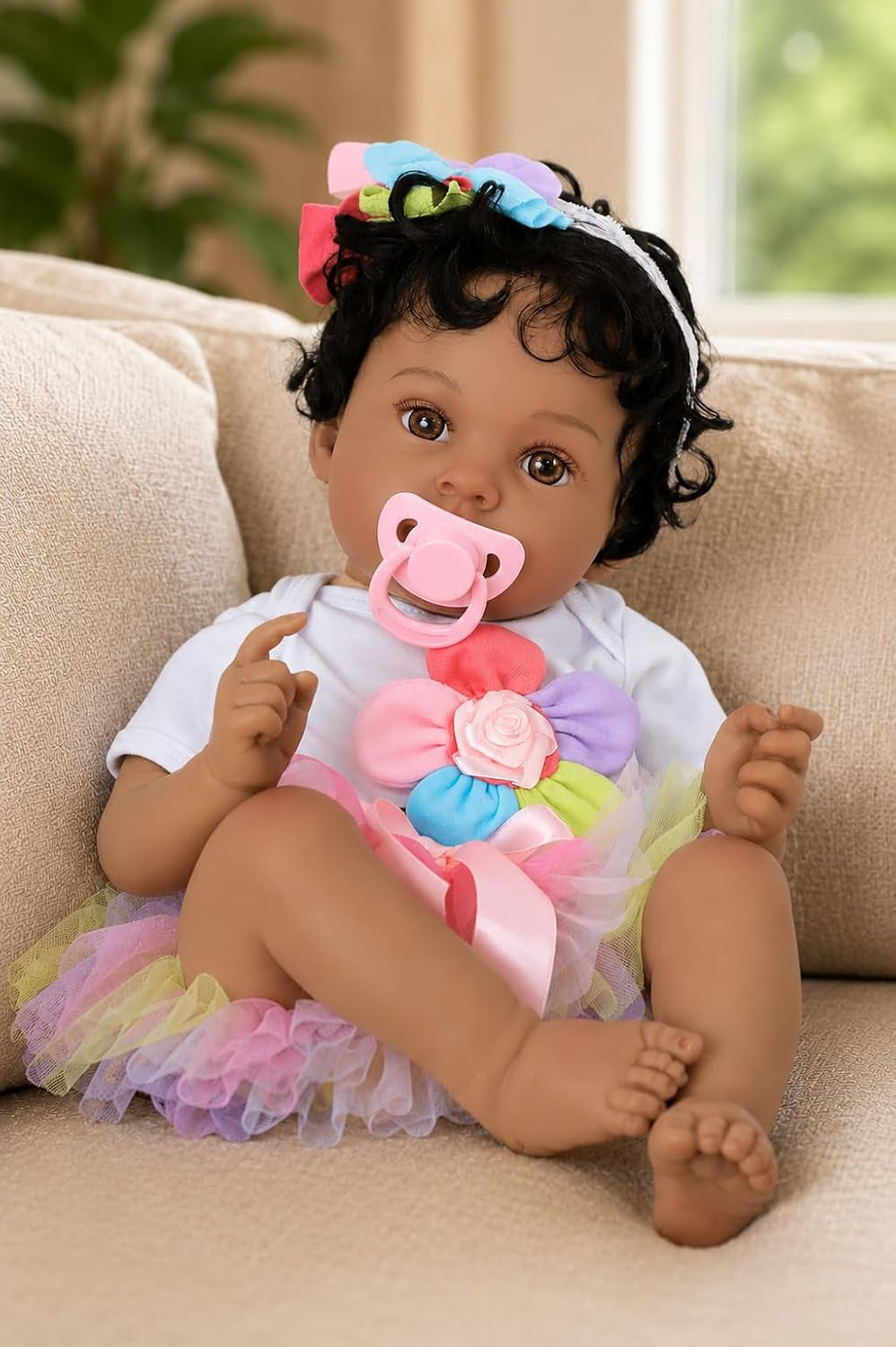SCOM Black Baby Doll Girl - 20 Inch Reborn Realistic African American Doll | Brown Eyes, Handmade Hair, with Accessories, Dark Skin, Soft Cloth Body, Weighted, Lifelike Newborn, Gift for 3+