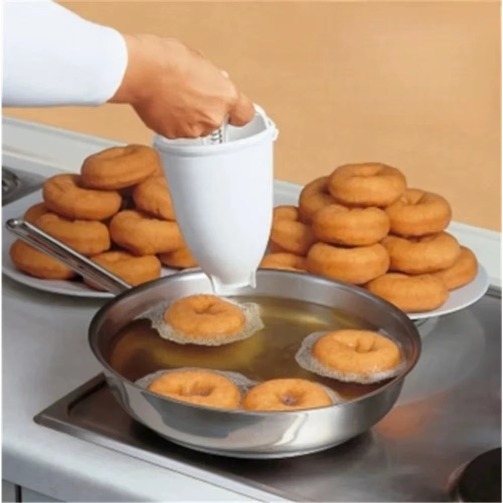 Donut Maker with Plunger Dispenser, 10Cm Baking Tool for Uniform Donuts, Easy Squeeze Creative Dessert Mold