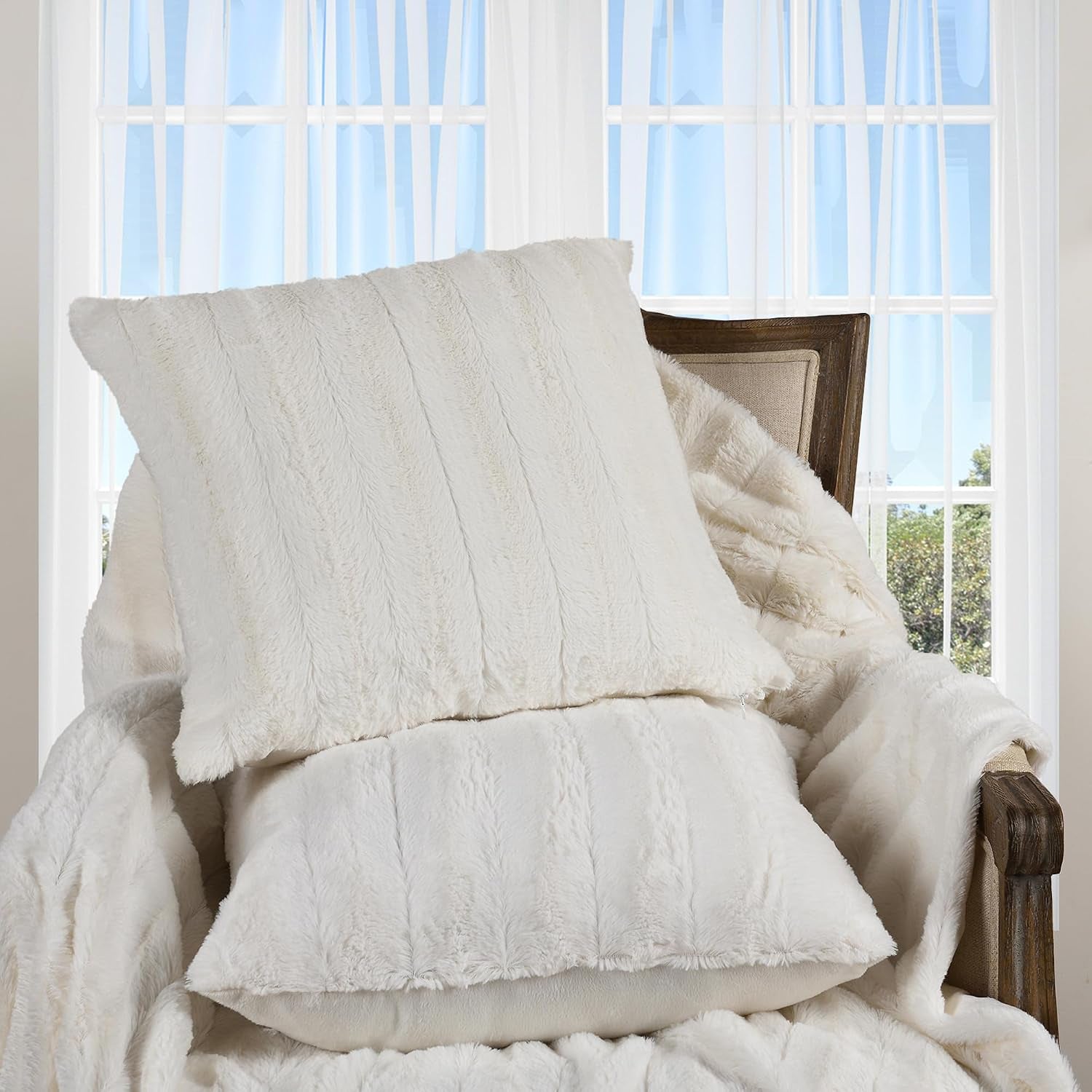 Cheer Collection Faux Fur Throw Pillows - Decorative Pillows for Couch, Bed Throw Pillows, White Accent Pillows for Bedroom or Living Room Aesthetic, Set of 2 Furry Throw Pillows, 24" X 24"