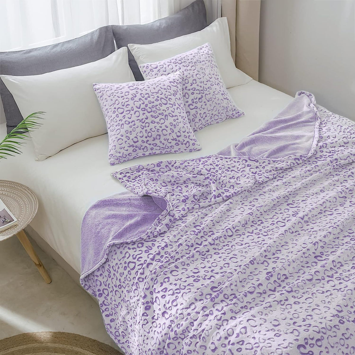 FY FIBER HOUSE Flannel Fleece Throw Microfiber Blanket with 3D Cheetah Print, 90"X90", Purple