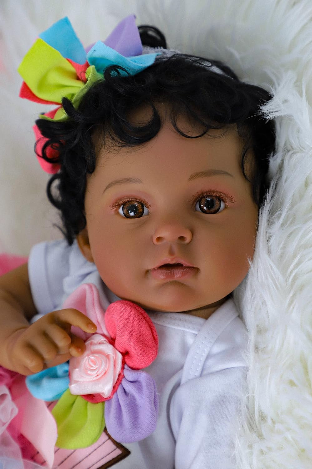 SCOM Black Baby Doll Girl - 20 Inch Reborn Realistic African American Doll | Brown Eyes, Handmade Hair, with Accessories, Dark Skin, Soft Cloth Body, Weighted, Lifelike Newborn, Gift for 3+