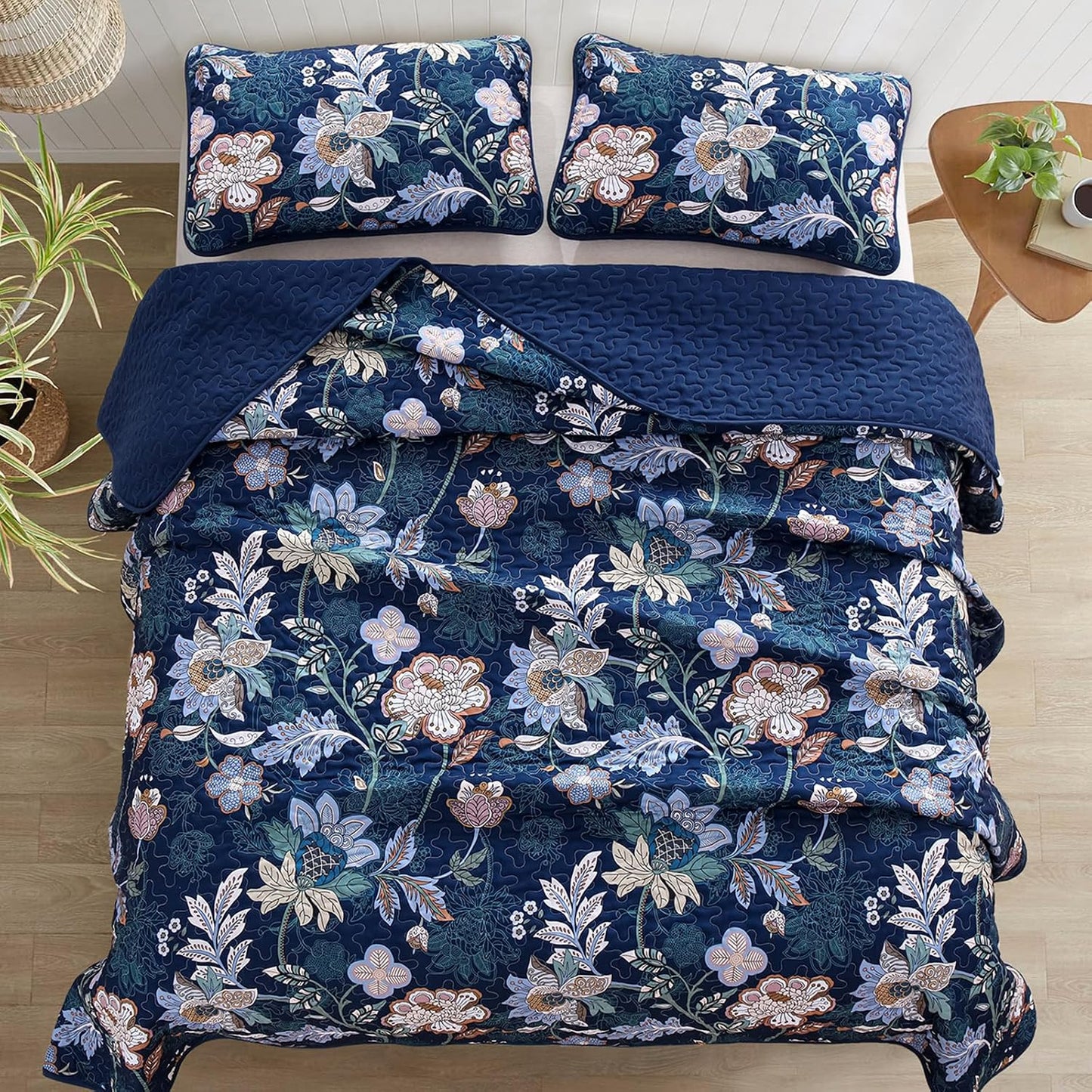 WONGS BEDDING Quilt Set Queen Size, Navy Blue Botanical Queen Bedspread Bedding Sets, 3 Pieces Floral Quilt with 2 Pillowcases,Soft Lightweight Microfiber Coverlet Set for All Season(96"X90")