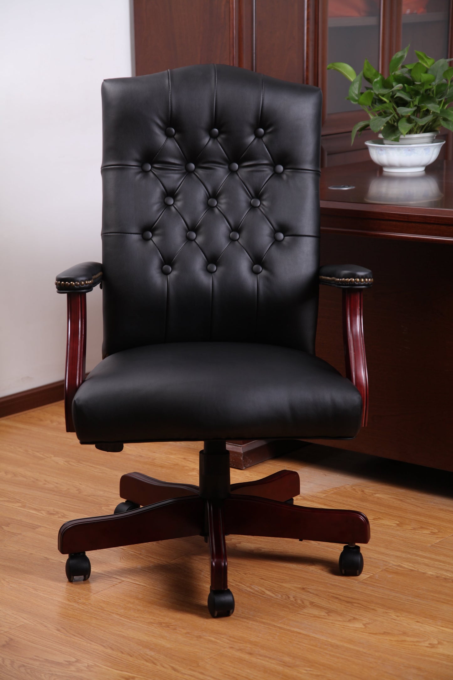 Boss Office Products B905-BK Executive Seating