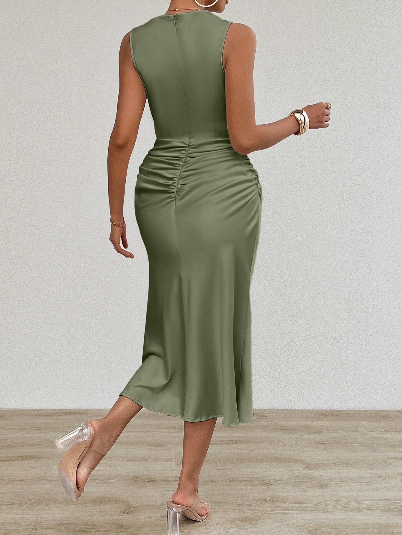 ZOELNIC Women'S Ruched Bodycon Dress Summer Casual Sleeveless Elegant Club Evening Party Cocktail Midi Dresses, S