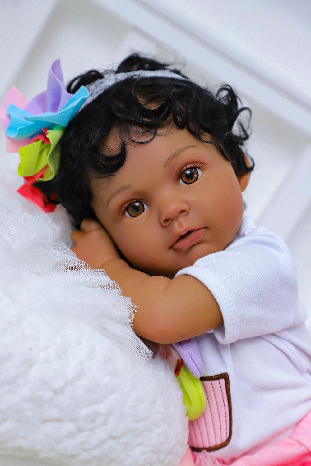 SCOM Black Baby Doll Girl - 20 Inch Reborn Realistic African American Doll | Brown Eyes, Handmade Hair, with Accessories, Dark Skin, Soft Cloth Body, Weighted, Lifelike Newborn, Gift for 3+