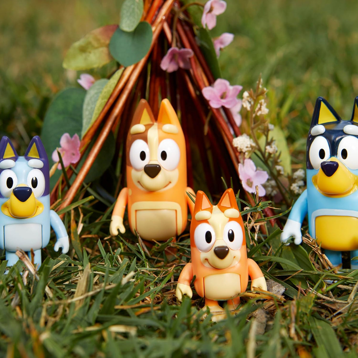 Bluey Family Figure 4-Pack, Poseable Toys with Bingo & Bandit