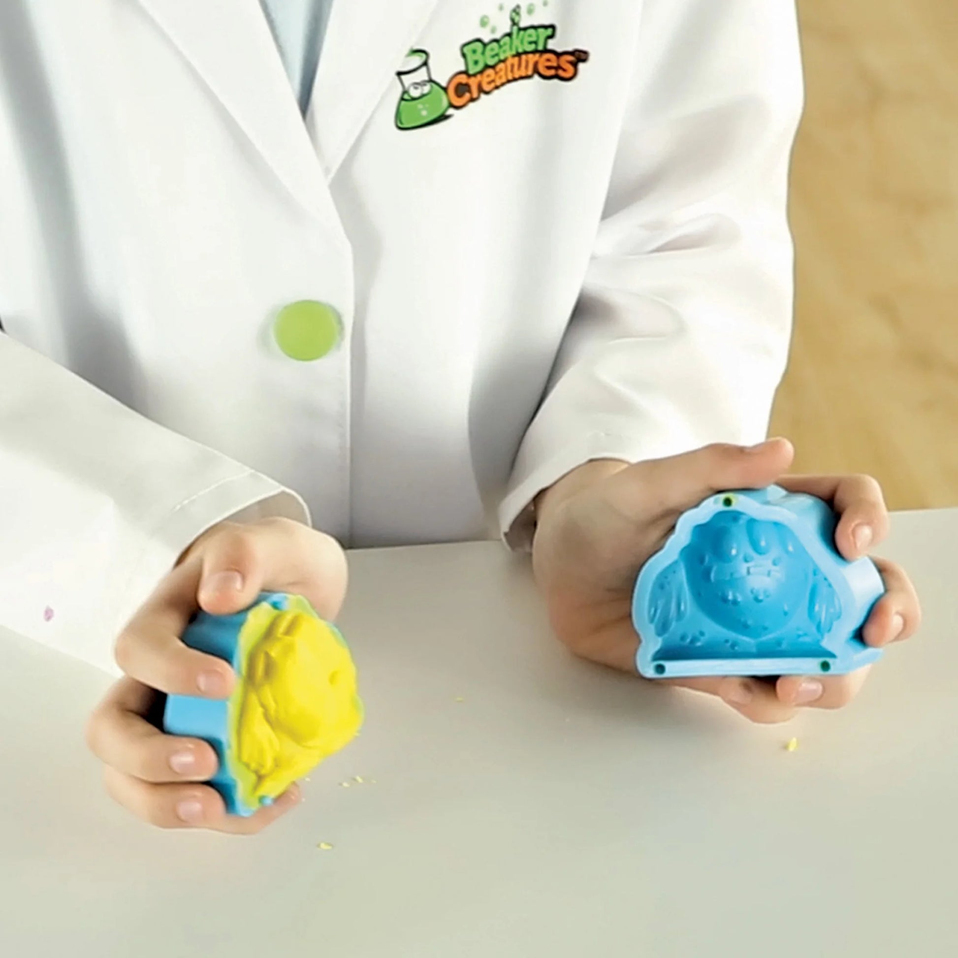 Learning Resources Beaker Creatures Alien Experiment Lab - 18 Pieces Boys and Girls Ages 5, 6, 7+ Science Toys, Science Kit for Kids